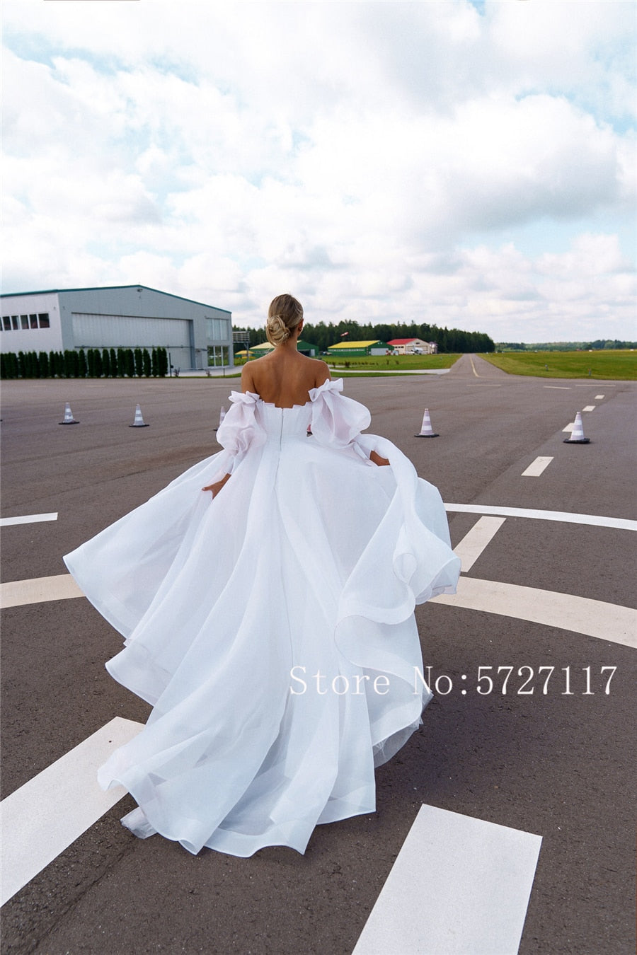 Ball Gowns Organza Wedding Dress with Detachable Long Sleeves