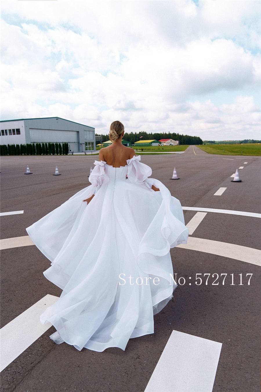 White Bridesmaid Dresses: Ball Gowns Organza Wedding Dress with Detachable