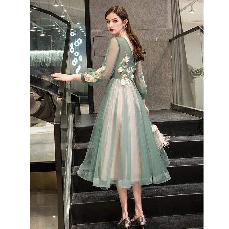 Evening Dresses: Elegant O-Neck Appliques Plus Size Robe De Soiree Applieus