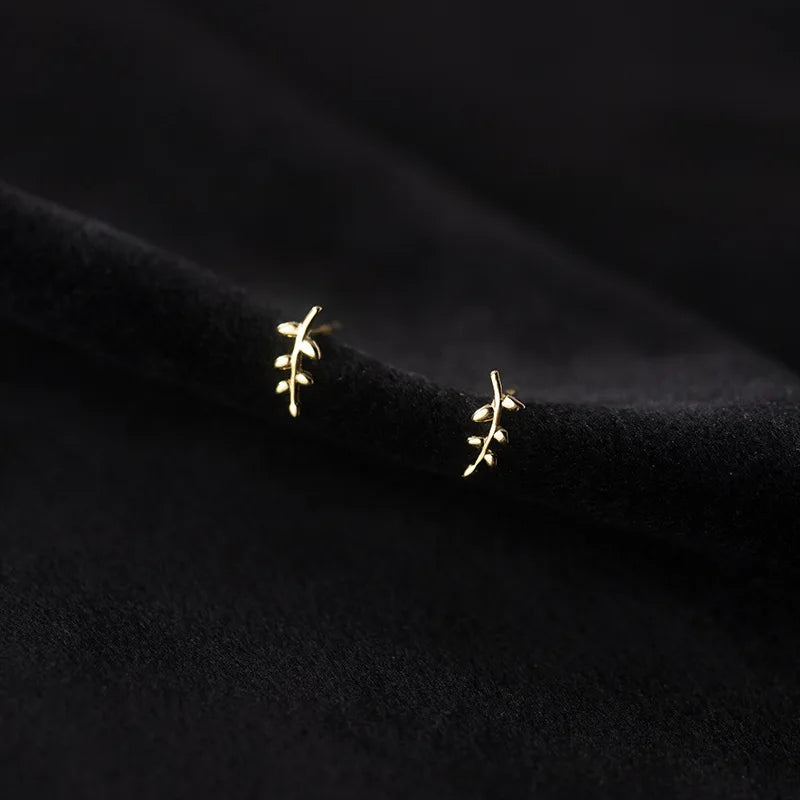 WANTME 925 Sterling Silver Fashion Cute Romantic Leaf Small Stud Earrings for Women Simple Party Piercing Jewelry Accessories