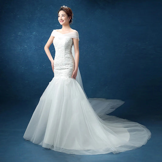 White Bridesmaid Dresses: Wedding Dresses Illusion V-Neck Short Tulle Lace Embroidery