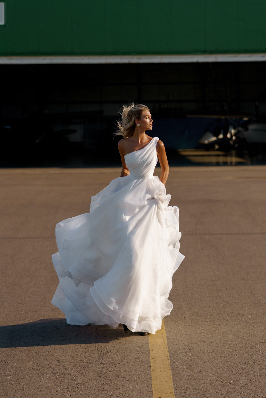 White Bridesmaid Dresses: A Line Wedding Dresses Sleeveless Pleat Floor Length
