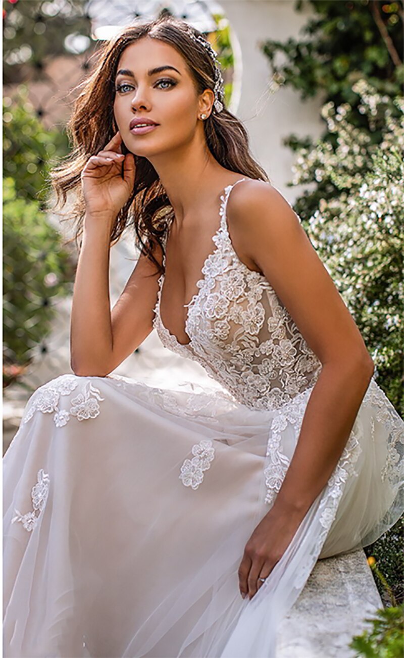 White Bridesmaid Dresses: Wedding Dress 3D Flowers Spaghetti Strap Bride Dresses