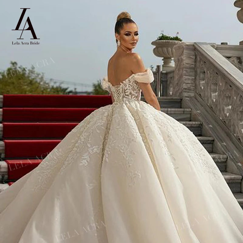 White Bridesmaid Dresses: Sleeveless Wedding Dress Off the Shoulder Ball Gown