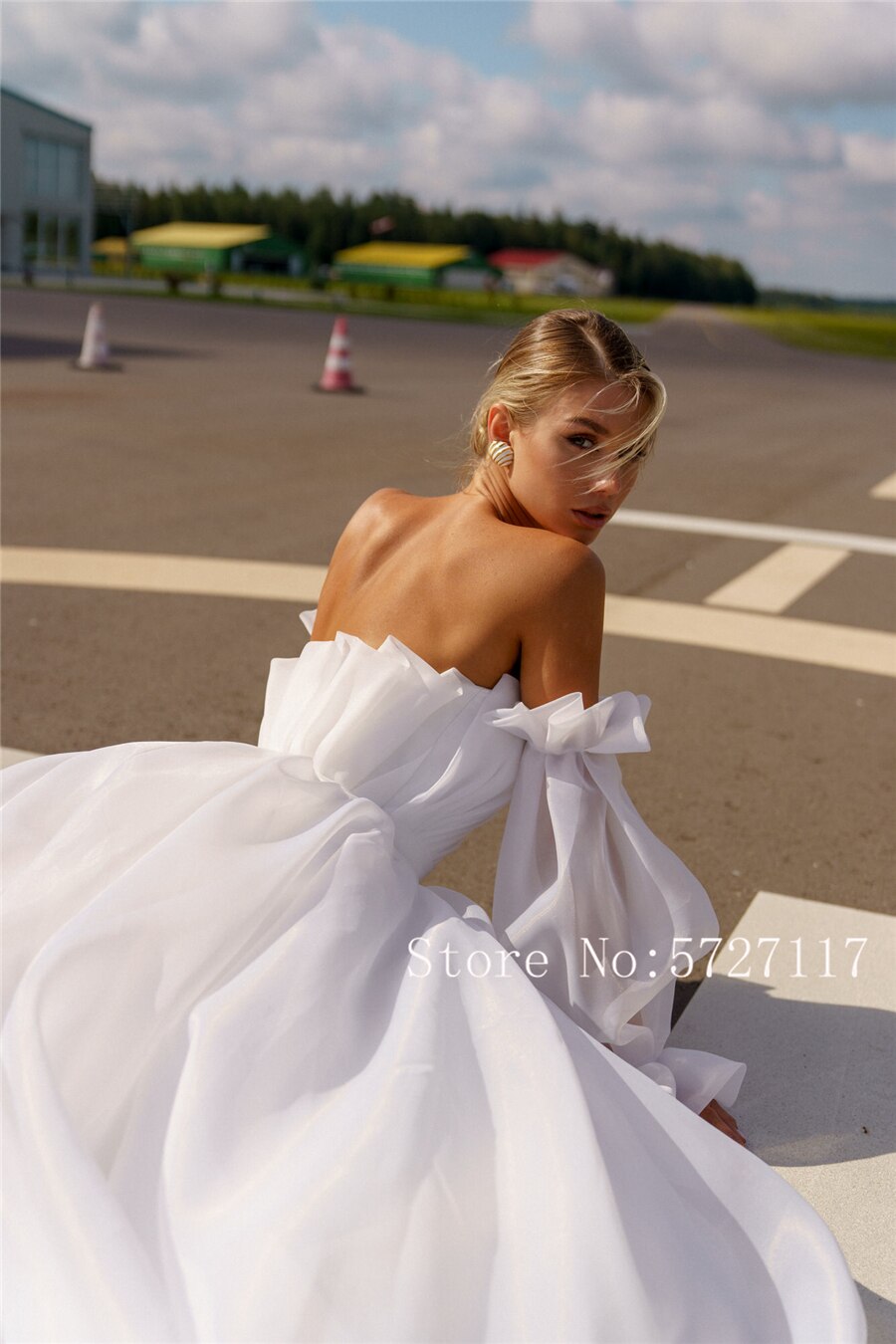 White Bridesmaid Dresses: Ball Gowns Organza Wedding Dress with Detachable