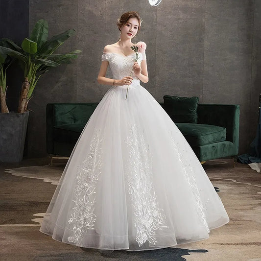 White Bridesmaid Dresses: Wedding Dress V-neck Ball Gown Princess Vintage