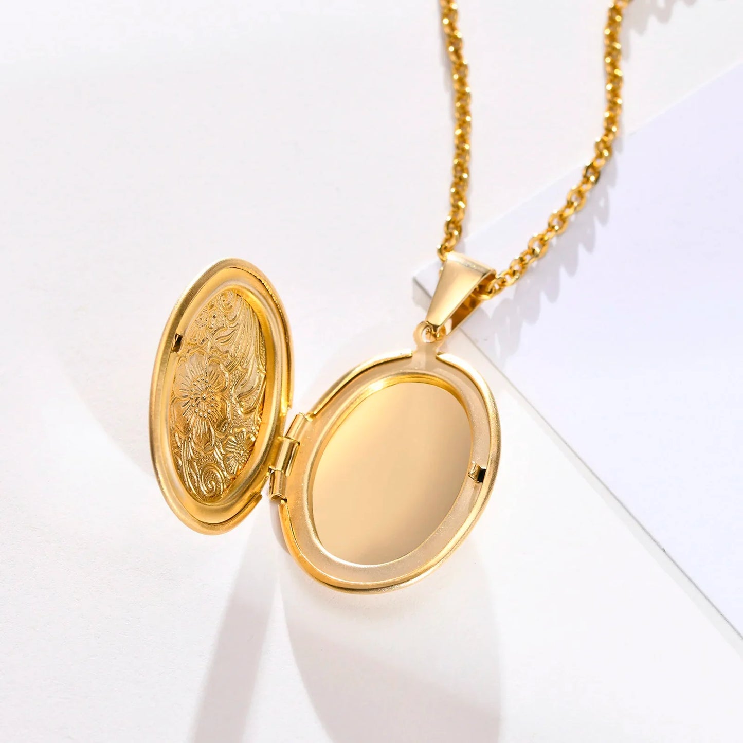 Delicate Floral Oval Heart Locket Pendant Necklaces for Women,Stainless Steel Photo Frame Promise Love Keepsake Gift
