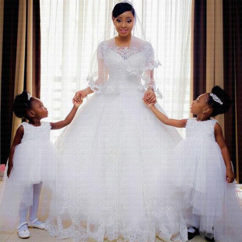 White Bridesmaid Dresses: Vintage Lace Appliques Ball Gown African Wedding Dresses