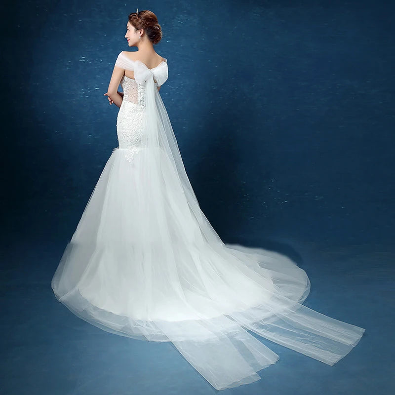 White Bridesmaid Dresses: Wedding Dresses Illusion V-Neck Short Tulle Lace Embroidery