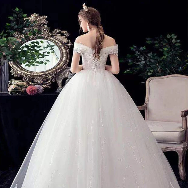White Bridesmaid Dresses: Wedding Dresses Illusion V-Neck Short Tulle Sequined