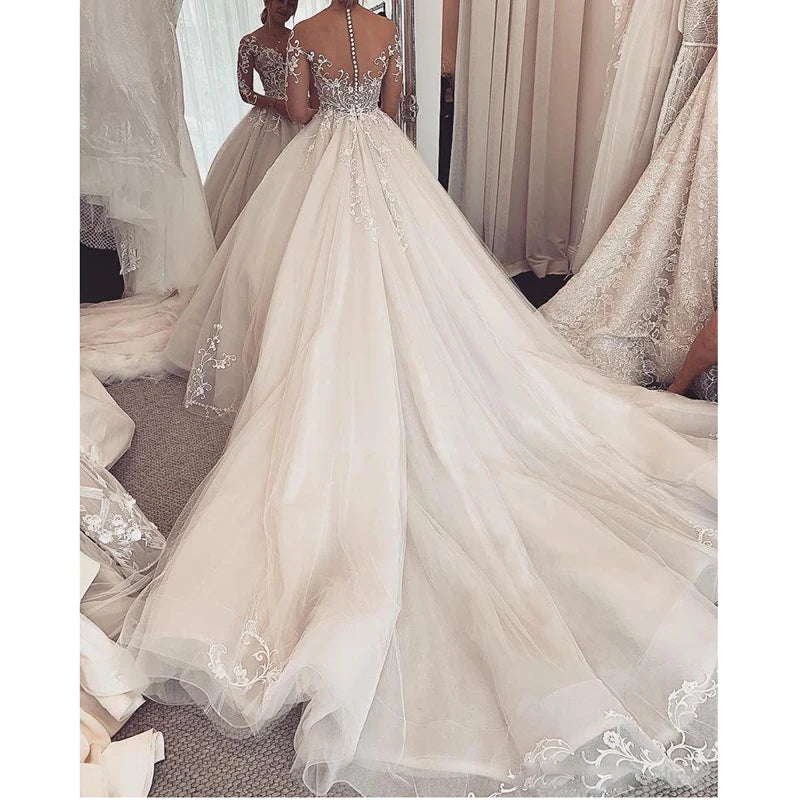 White Bridesmaid Dresses: Lace Wedding Dress V-Neck Long Sleeves Princess