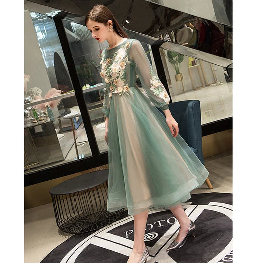 Evening Dresses: Elegant O-Neck Appliques Plus Size Robe De Soiree Applieus