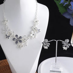 Necklace Streetwear Flower Daisy Accessories Jewelry Luxury Chains Pendant