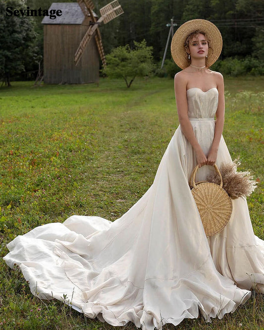 White Bridesmaid Dresses: Boho Wedding Dresses Puff Sleeves Sweetheart Ruffles