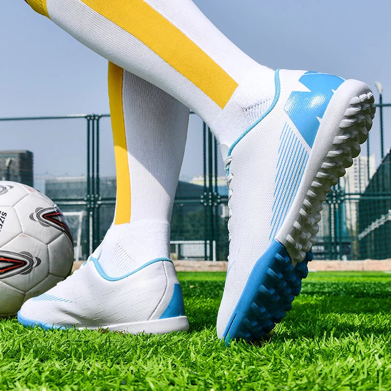 White Men's Football Boots Turf Sneakers Low-cut Soccer Shoes for Men Outdoor