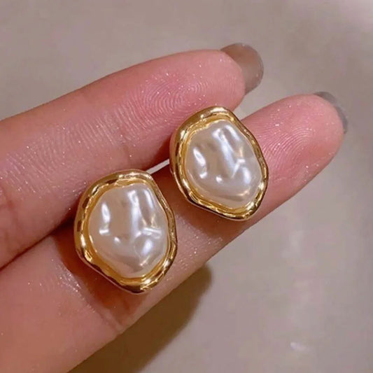 Elegant Irregular Imitation Pearl Stud Earrings For Women Korean C-shape Pearl Style TIny Posting Earrings Unique Girl Gift