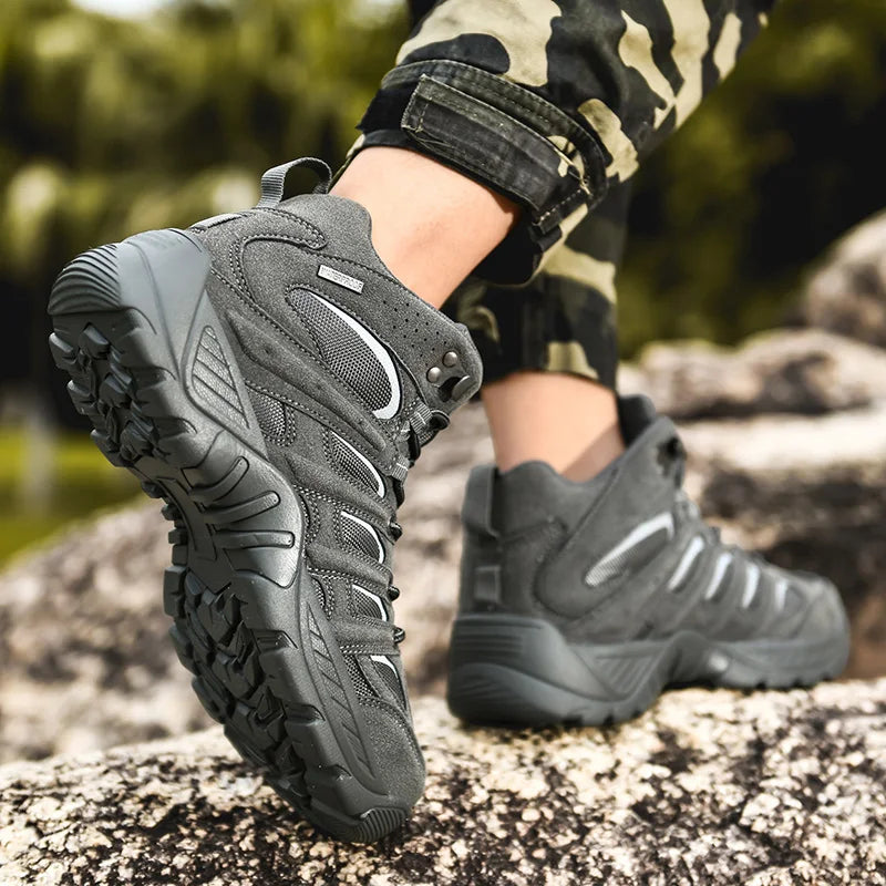 New Men High Quality Leather Boots Fishing Hunting Sneakers Desert Combat Men's Boots Outdoor Hiking Shoes Ankle Boots Work Safe