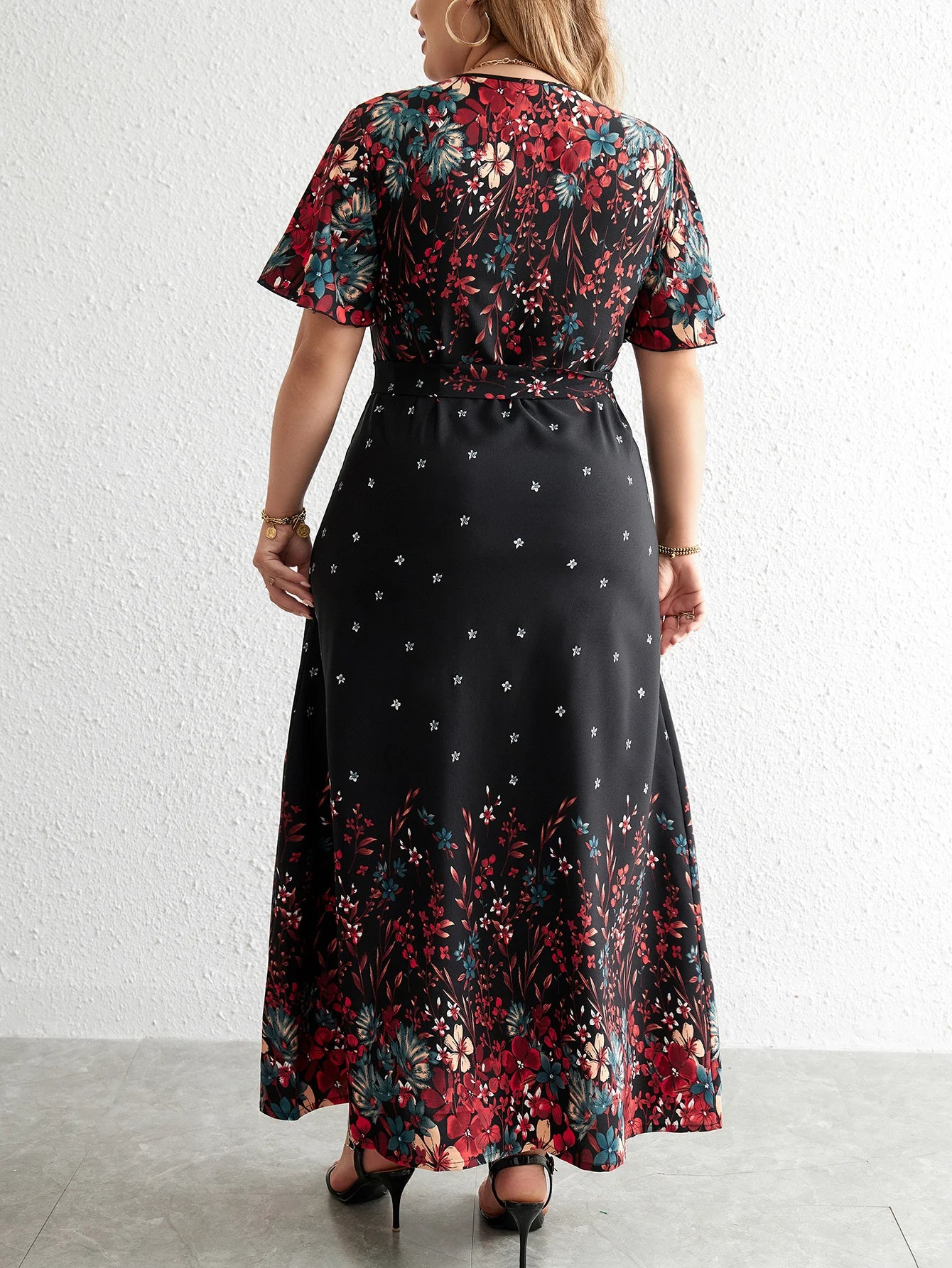Plus Size Casual Dress Woman 2023 Summer V Neck Short Sleeve Floral Print Long Dress Black Curvy Size Women Clothing