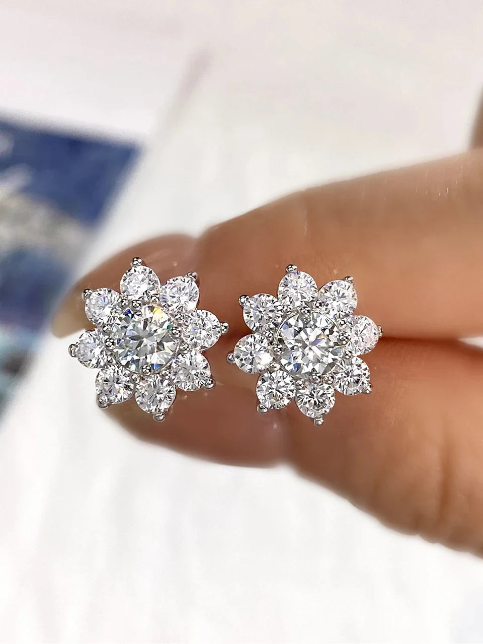 DW 0.5CT Moissanite Diamond Flower Stud Earrings for Women Real 925 Sterling Silver Solitaire Eternity Wedding Party Jewelry