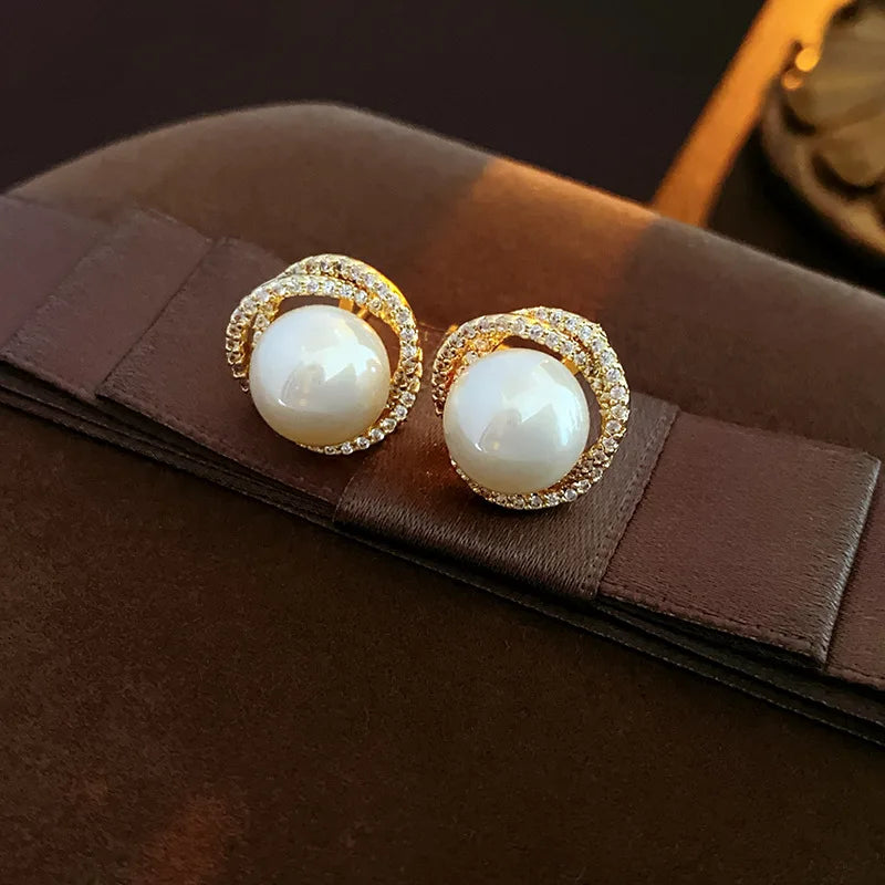 Trendy Round Imitation Pearl Earrings for Woman Mini Exquisite Shiny Zircon Stud Earrings Fashion Jewelry Party Bride Wedding K1