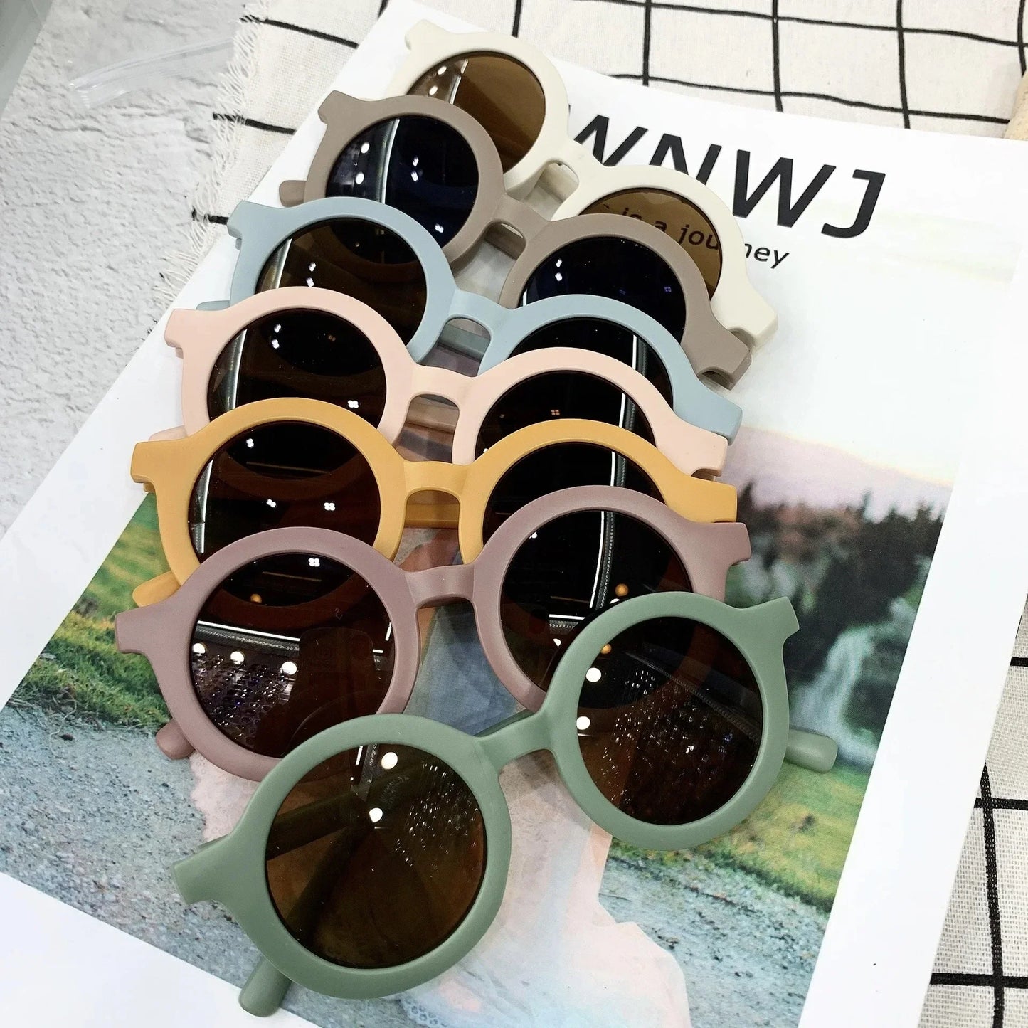 2024 new children's sunglasses yuanchaotong UV400 plastic  glasses  sunglasses