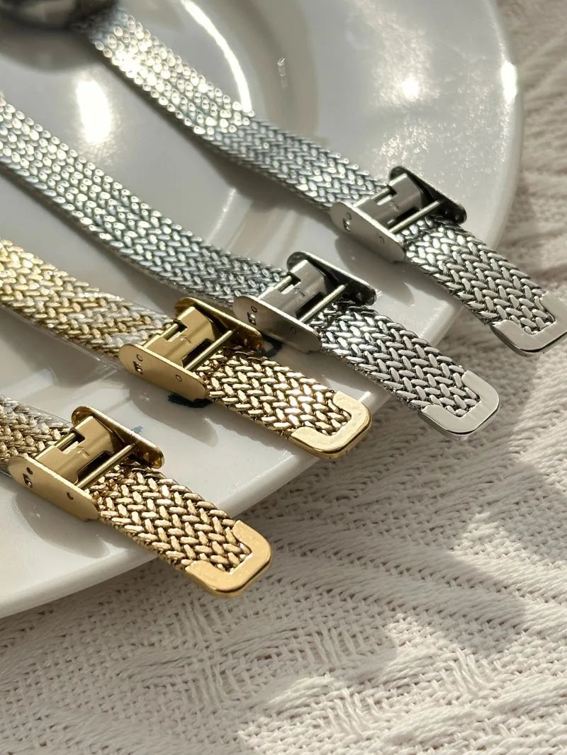 New Brand Quartz Watch for Women Luxury Gift Oval Dial Rhinestone Watch Adjustable Stainless Steel Strap Wristwatches Wholesale