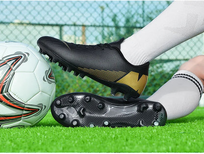 White Men's Football Boots Turf Sneakers Low-cut Soccer Shoes for Men Outdoor