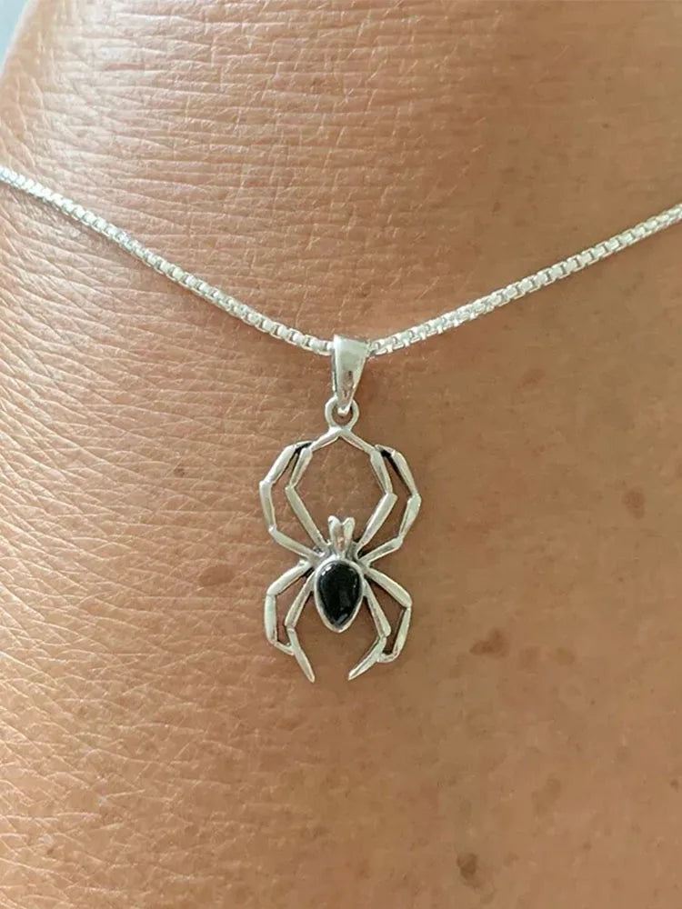 Huitan Spider Pendant Necklace for Women/Men Punk Animal Necklaces Unisex Lover Neck Accessories Creative Gift Hip Hop Jewelry