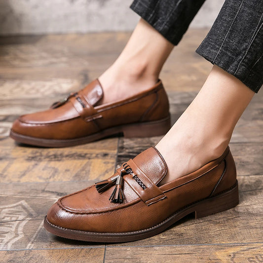 Pointed casual Shoes for men fringed slip-on men's shoes Beef soles bean boat shoes Fashion hair stylist fashion shoes
