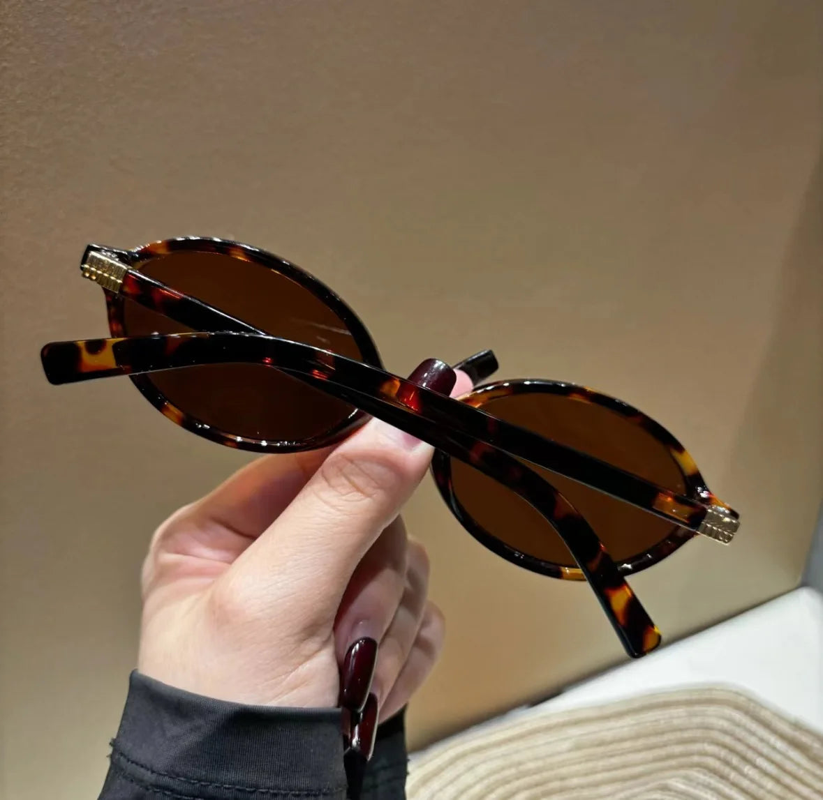 New Frame Oval Shape Sunglasses Classic Men's Vintage Sun Glasses Women Outdoor Leisure Eyewear UV400 Glasses Shades