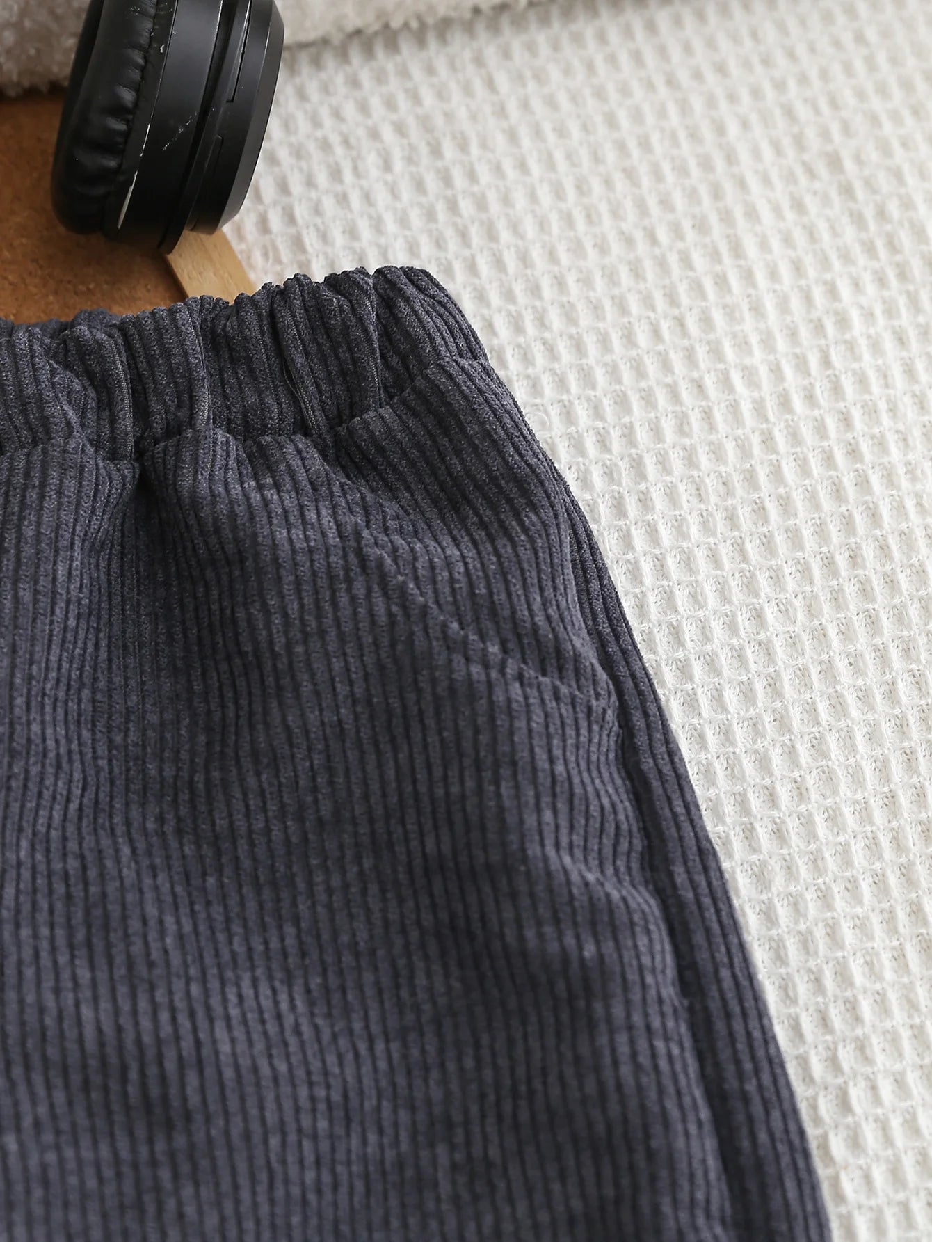 A Classic And Fashionable Two-Piece Set For Boys In Autumn And Winter, Featuring A Lapel Striped Top And Corduroy Trousers
