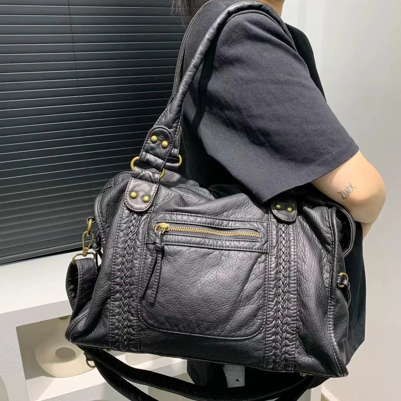 Y2K Spicy Girl One Shoulder Crossbody Bag Vintage Washed Leather Soft Leather