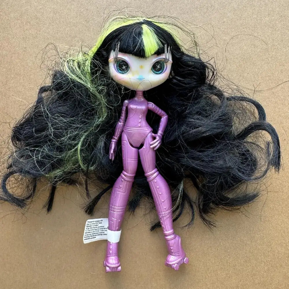 Original Una Verse Dolls Novi Stars with Defectives Joints Movable Rare Collections Gifts