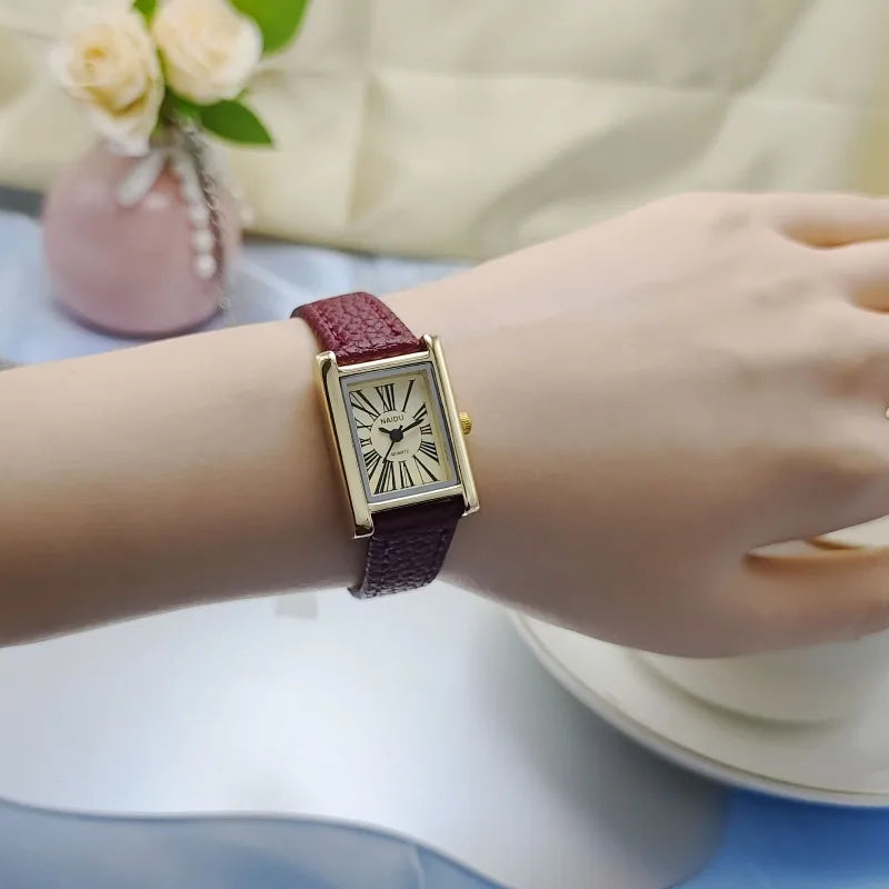 Fashion Women Quartz Wristwatches Simple Leather Strap Roman Dial Women's Watch Luxury Girl Gift Watches Hot Sale Reloj Mujer