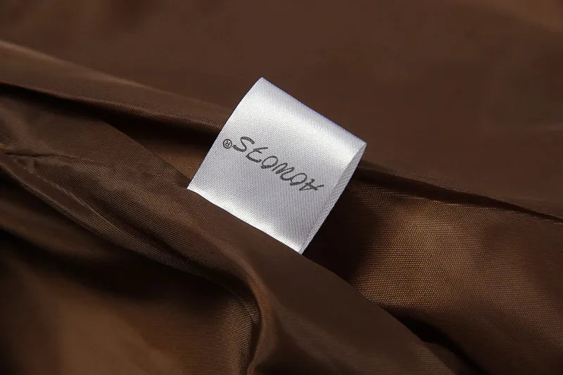 Deepening the crisis of high-end slim-fit Lyon hunting three-dimensional pocket leather