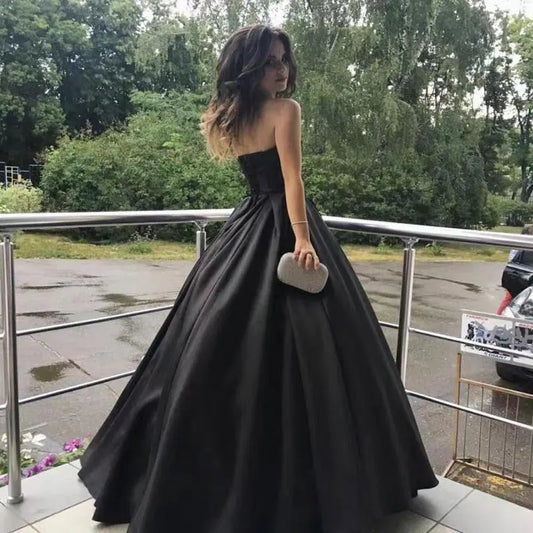Evening wear Dresses: Prom Dresses Strapless A-line Black Evening Party Dresses