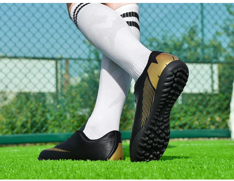 White Men's Football Boots Turf Sneakers Low-cut Soccer Shoes for Men Outdoor