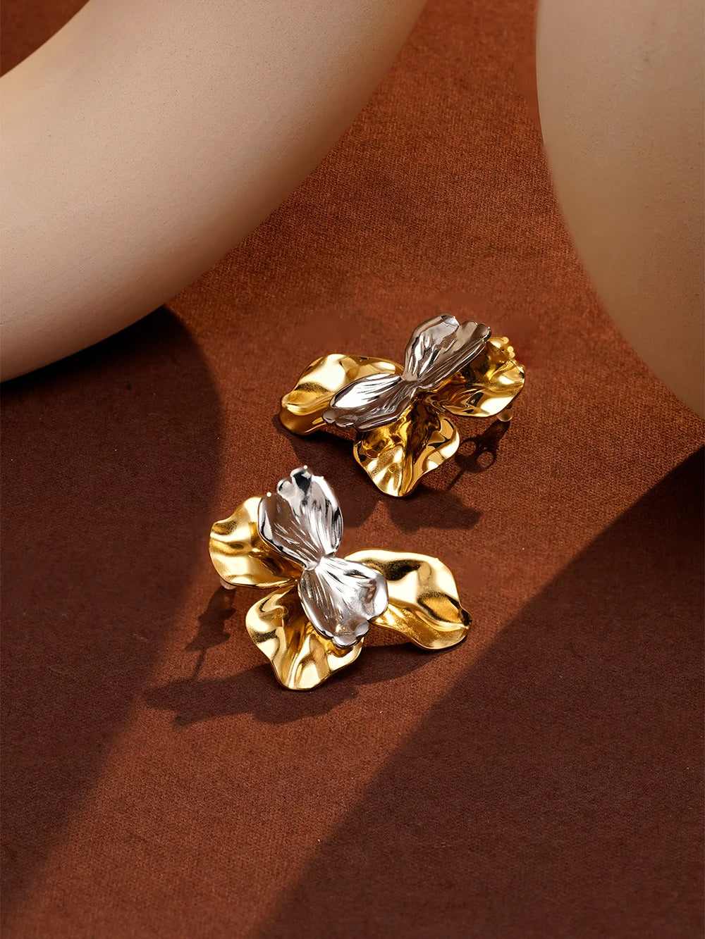 ENFASHION Aretes De Mujer Two Tone Flower Stud Earrings For Women's Stainless steel 18K Gold Plated Fashion Dating E251745