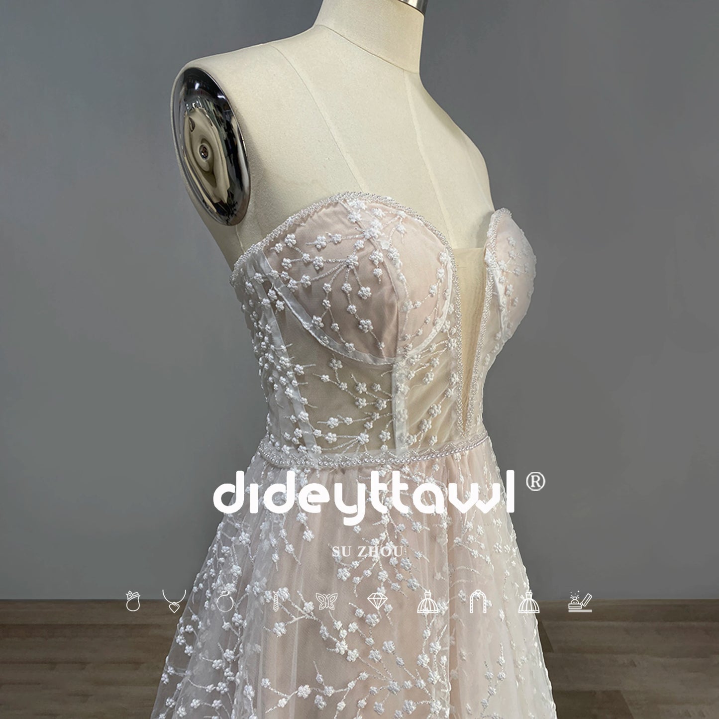 White Bridesmaid Dresses: Wedding Dresses Strapless A Line Sleeveless Appliques