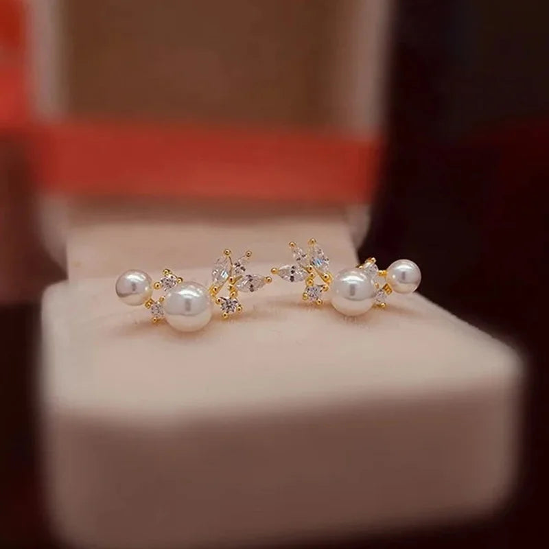 Huitan Graceful Gold Color/Silver Color Stud Earrings Lady Simulated Pearl Jewelry Chic Shiny Zirconia Accessories for Wedding