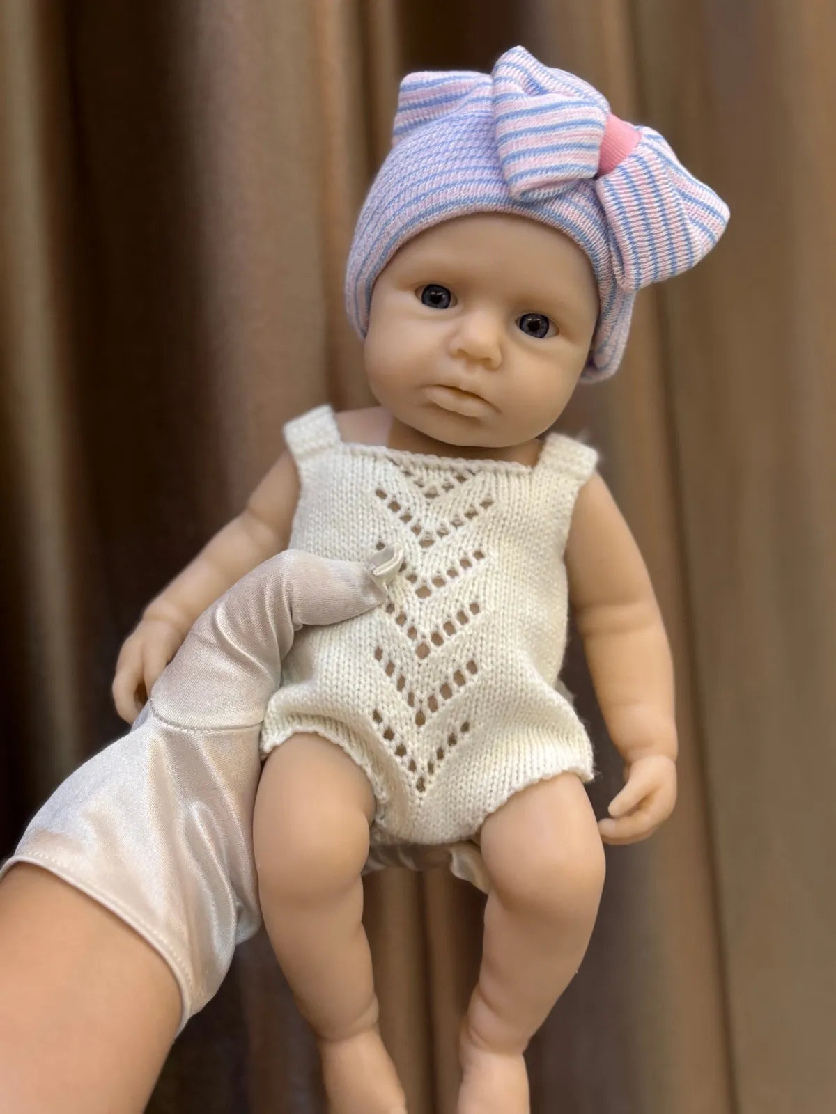 33cm Open Eyes Girl Loulou Silicone Reborn Baby Doll Can Open Mouth, 3D Painted Skin, Collectible Gift for Kids' Keepsake