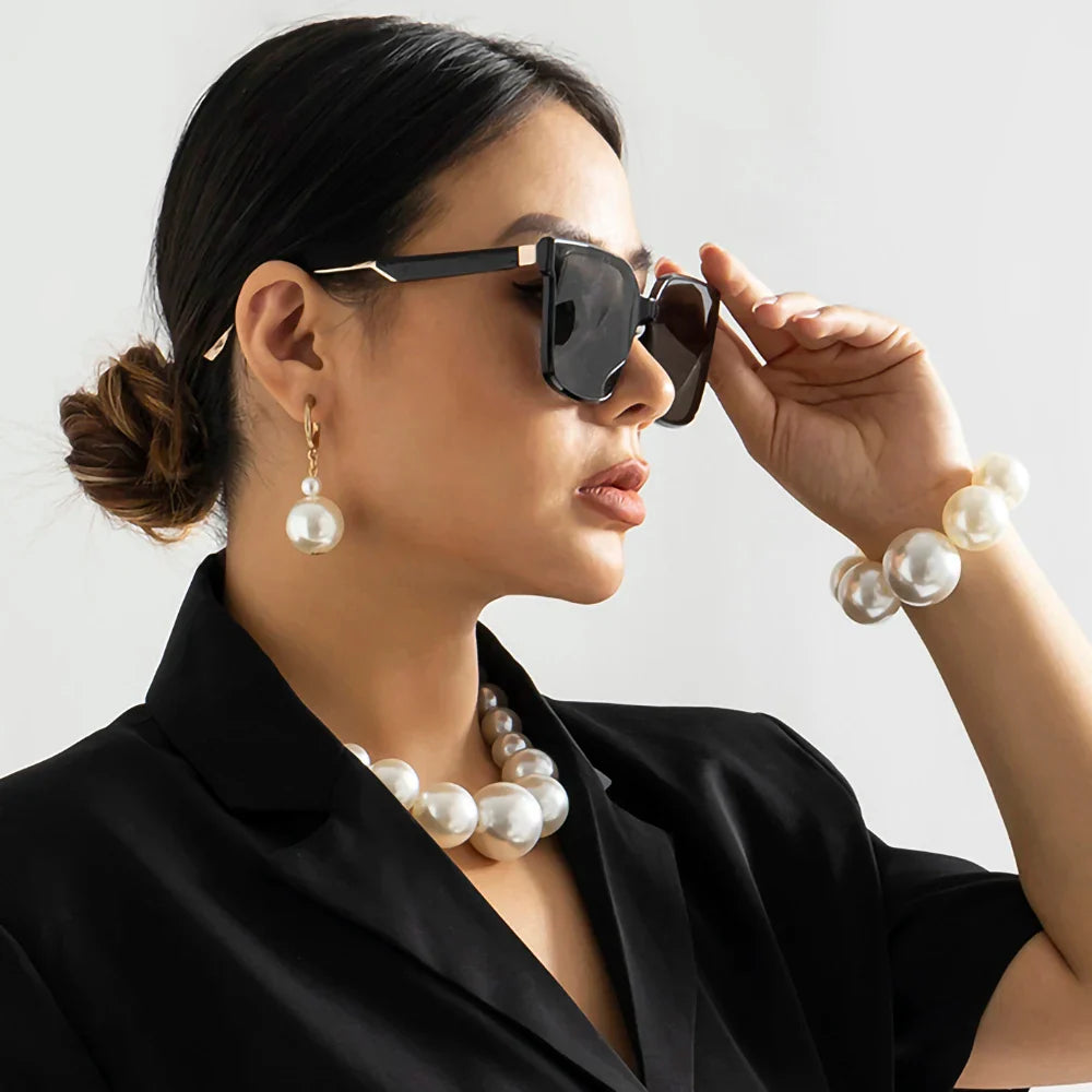 IngeSight.Z New Exaggerated Big Imitation Pearls Choker Necklace Women Personality Elegant White Pearl Beaded Bride Jewelry 2025
