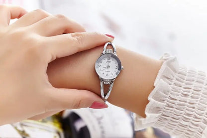 New Trendy Women Bracelet Watch Mujer Relojes Small Dial Quartz Leisure Popular Wristwatch Hour Female Elegant Watches