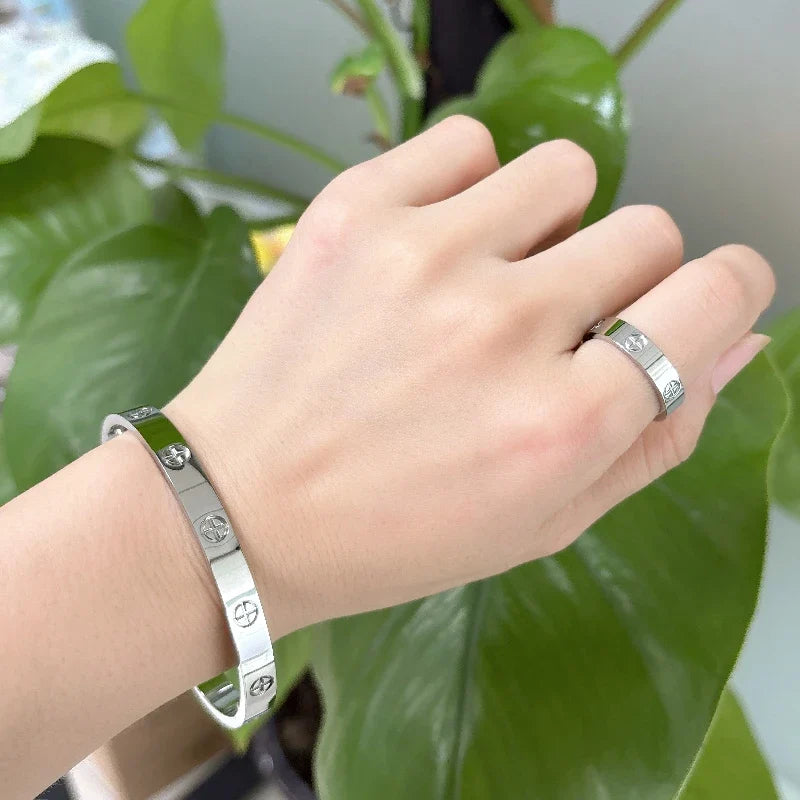 Luxury Brand Jewelry Fashion Stainless Steel Charm Luxury Jewelry Bangle SCREW Cartierreds Bracelets Couple Gift