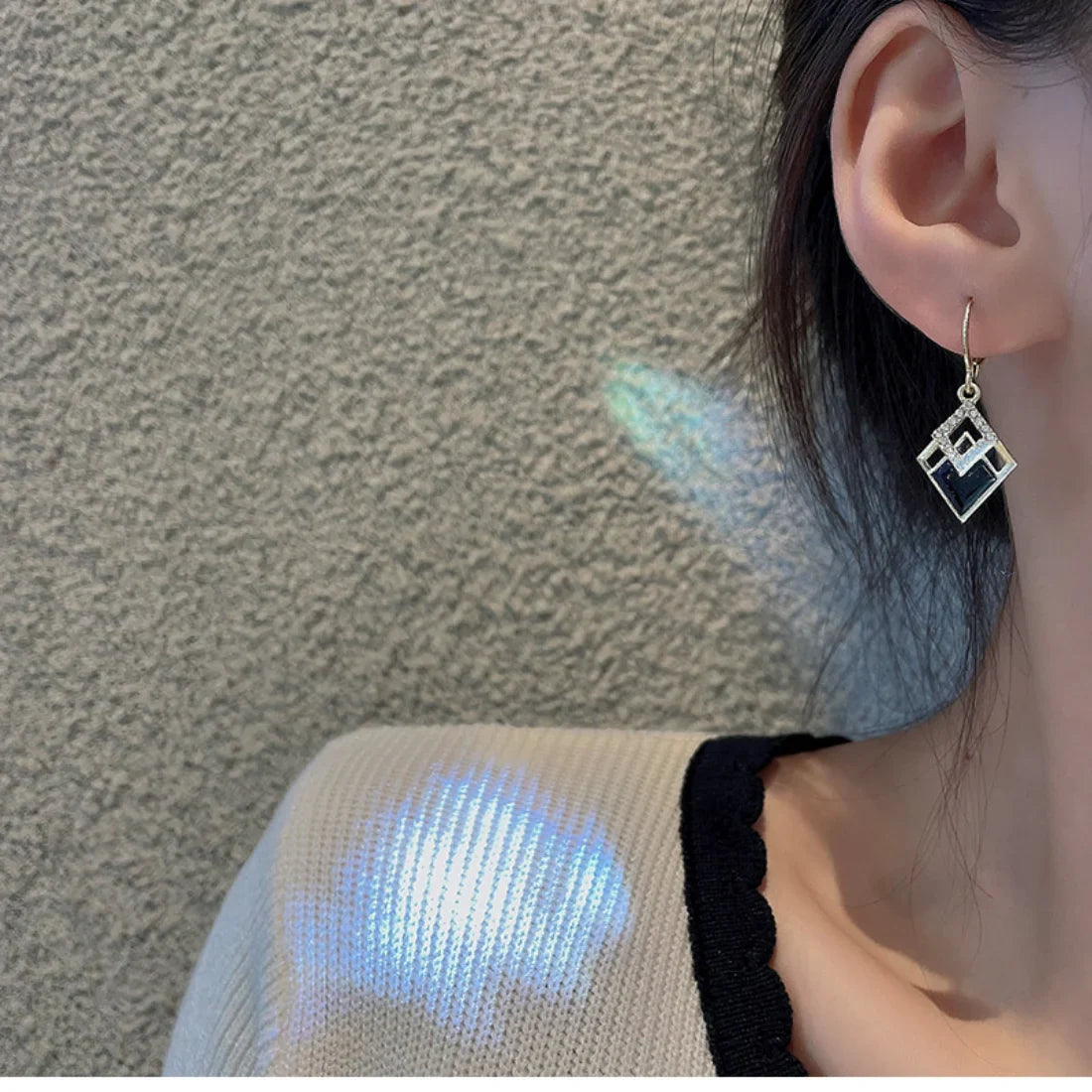 2024 Trending Black Rhinestone Statement Earrings for Women  Korean Gold Color Buckle Pendants Hanging Designer Earrings Jewelry