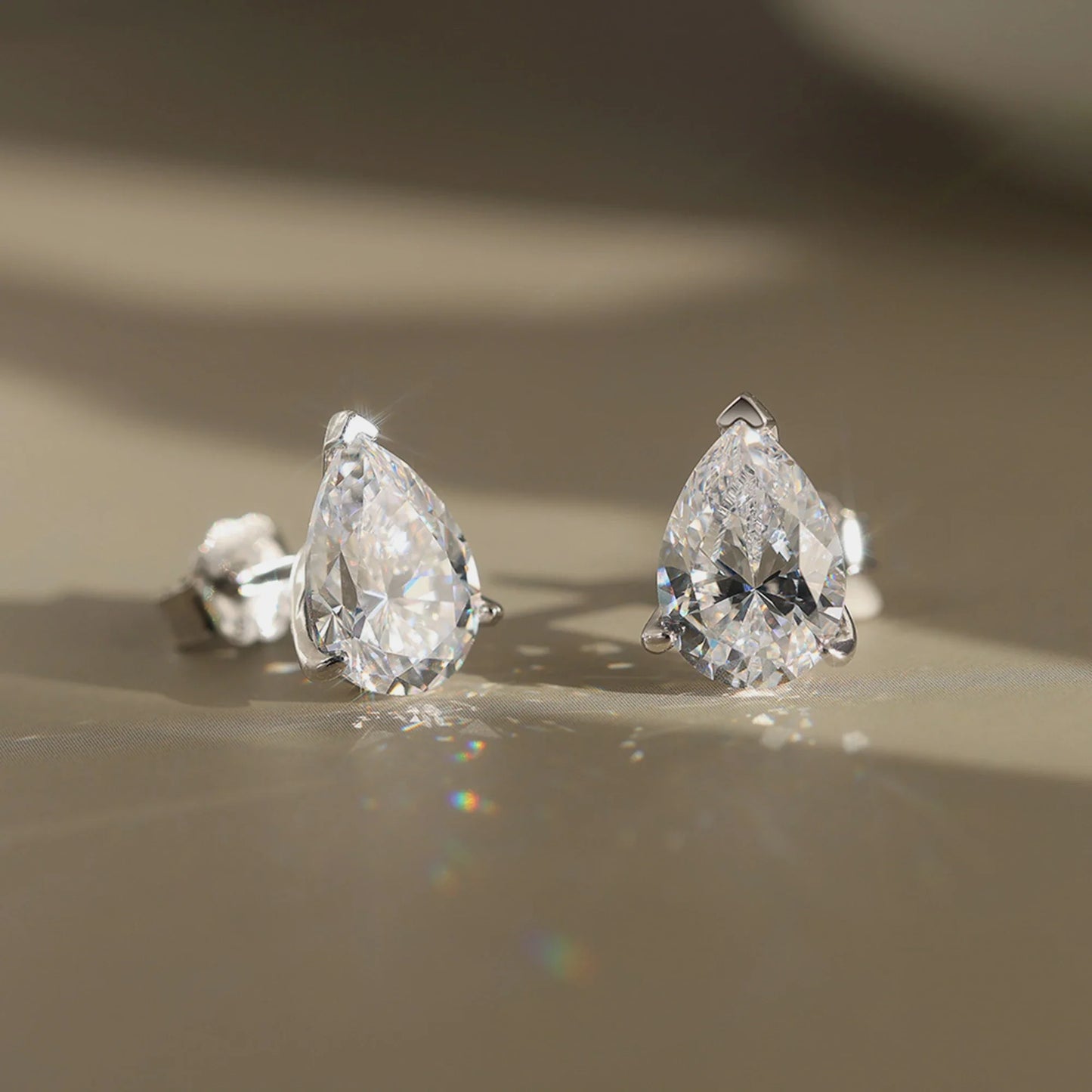 ORSA JEWELS 925 Sterling Silver Stud Earrings with Water Drop Cut Zirconia Stone, Elegant and Timeless Jewelry for Women LZE02