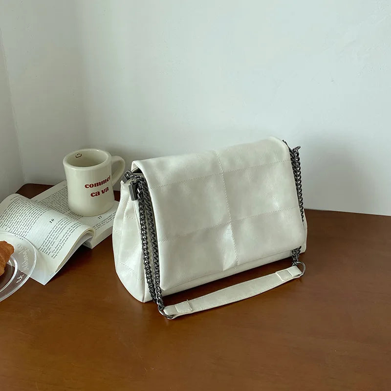 Large capacity commuting bag women's chain tote bag