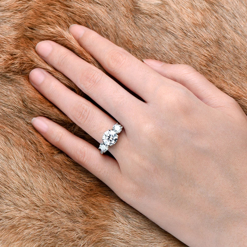 IOGOU Luxury Three Stone Engagement Wedding Ring 925 Sterling Silver D3.0CT D Color Moissanite Rings Women Jewelry Certified