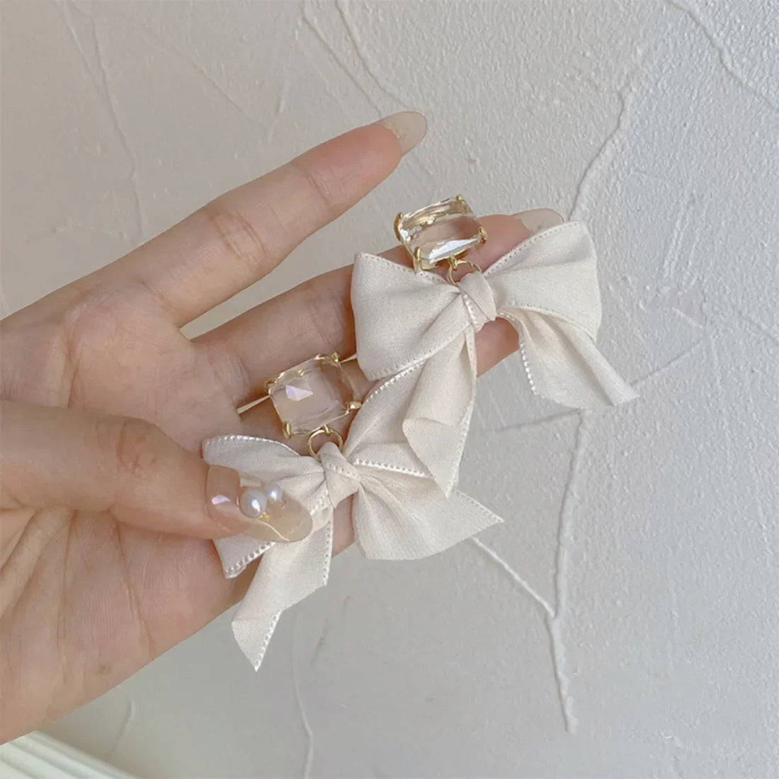 New Fashion Korean Cute Sweet Black White Women Statement Stud Earrings Fabric Lace Bow Drop Earrings Luxury Jewelry Party Gifts