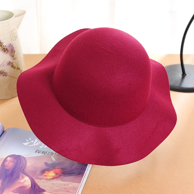 2025 NEW Fedora Hat Women's Autumn Wave Curled English Retro Versatile Fisherman Hat Fashion Hepburn Style Woolen Top Hat